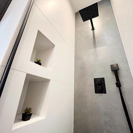 Large 75 M2 Apartment For 6 Guests Next To Wawel Castle クラクフ エクステリア 写真