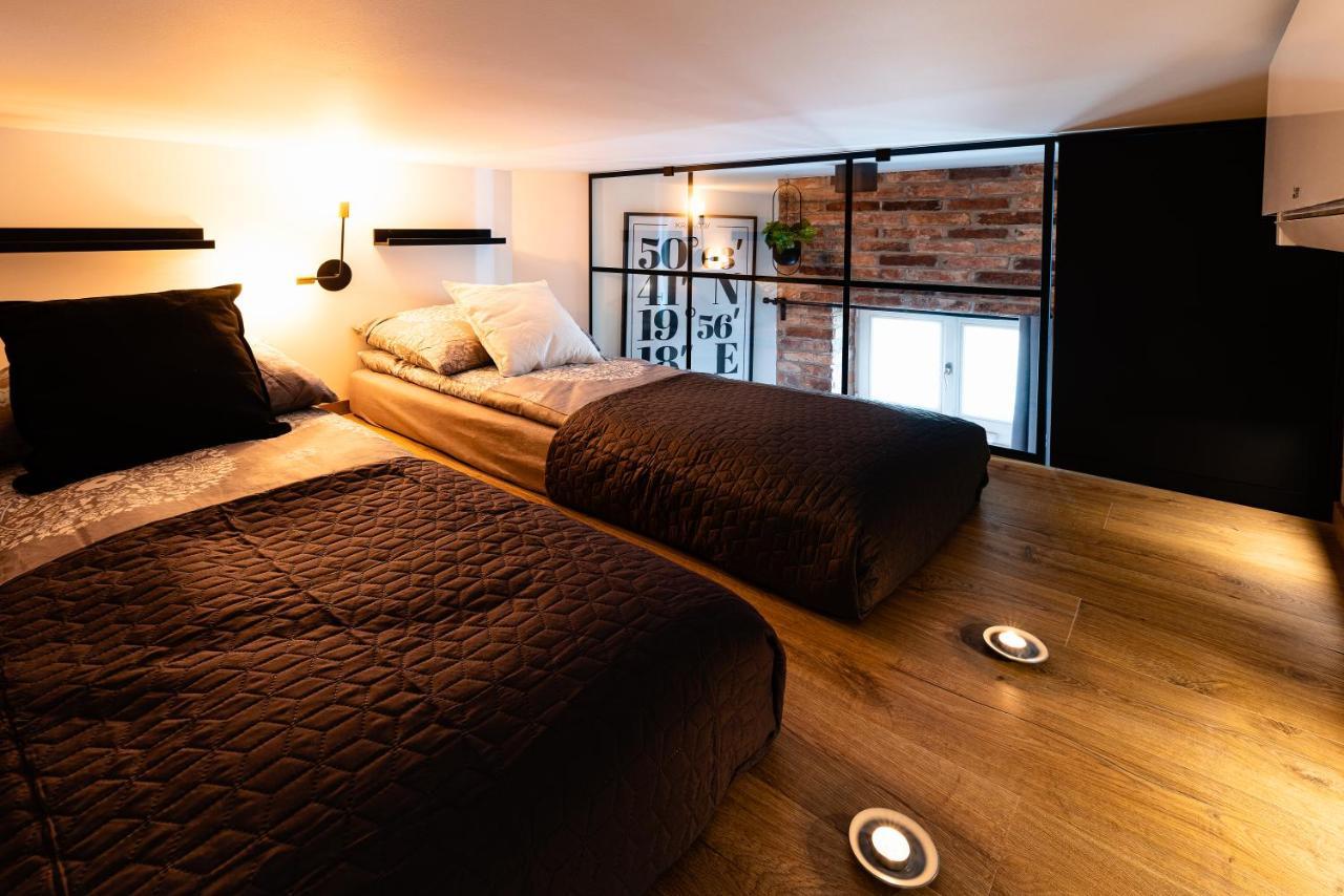 Large 75 M2 Apartment For 6 Guests Next To Wawel Castle クラクフ エクステリア 写真