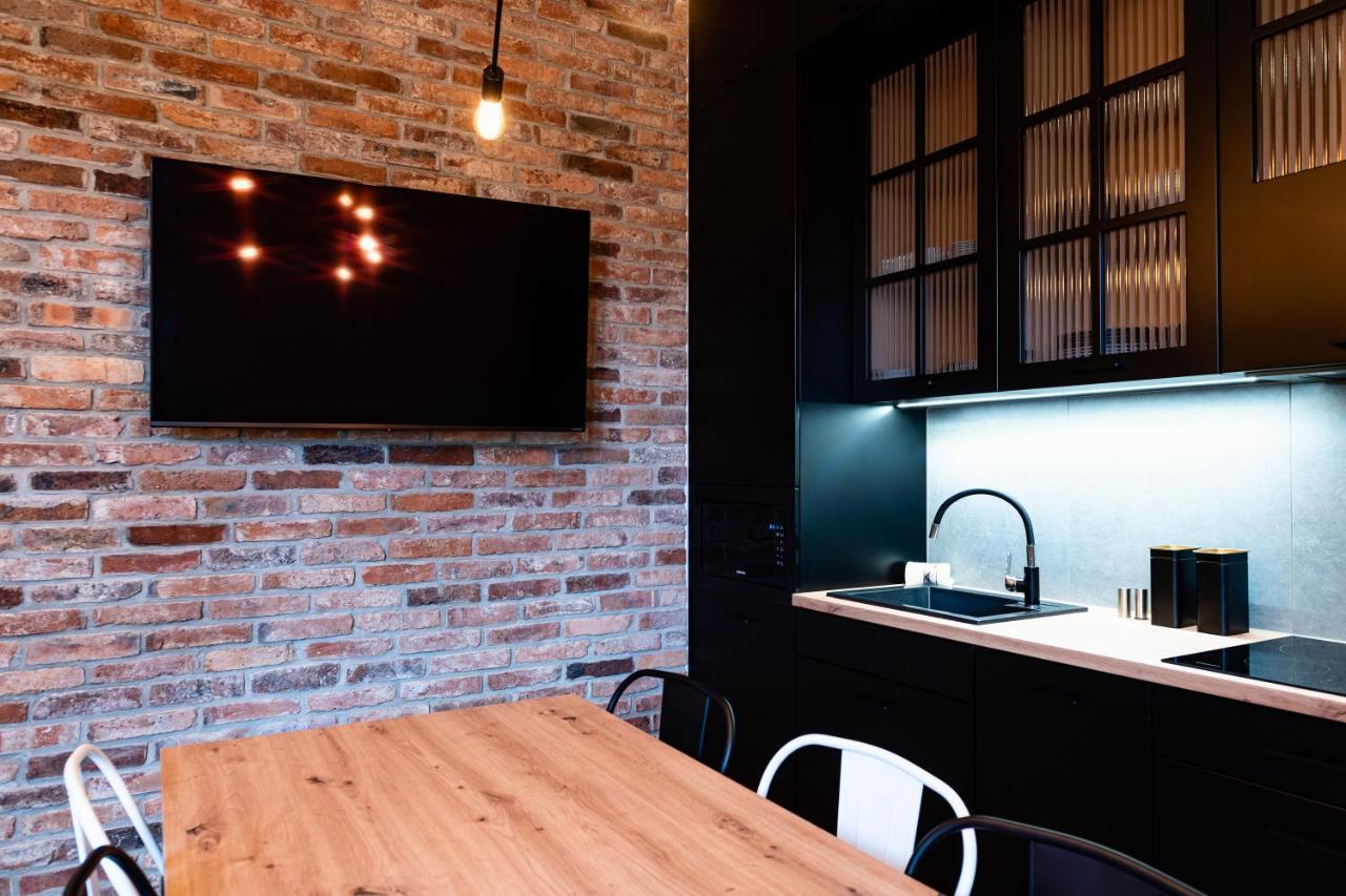 Large 75 M2 Apartment For 6 Guests Next To Wawel Castle クラクフ エクステリア 写真