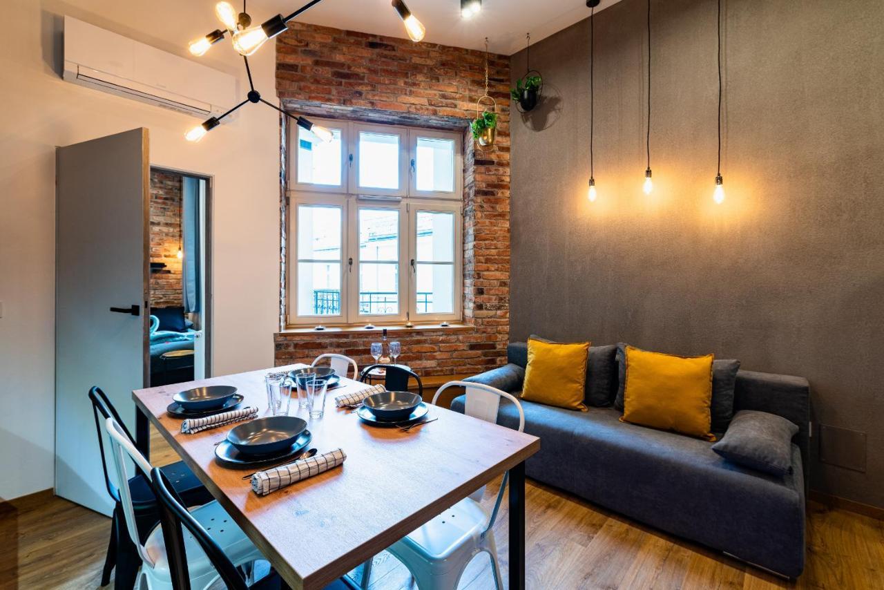 Large 75 M2 Apartment For 6 Guests Next To Wawel Castle クラクフ エクステリア 写真