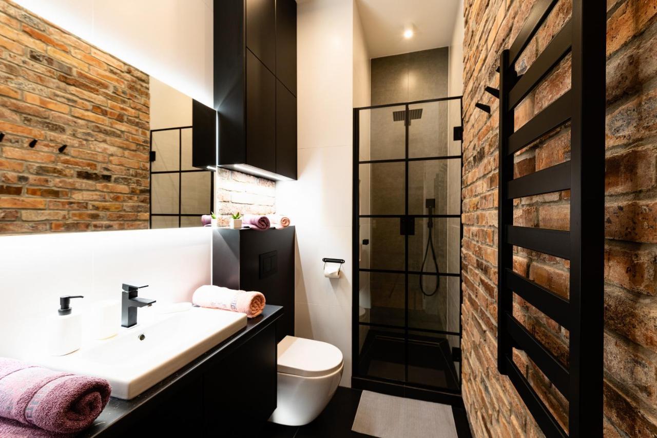 Large 75 M2 Apartment For 6 Guests Next To Wawel Castle クラクフ エクステリア 写真
