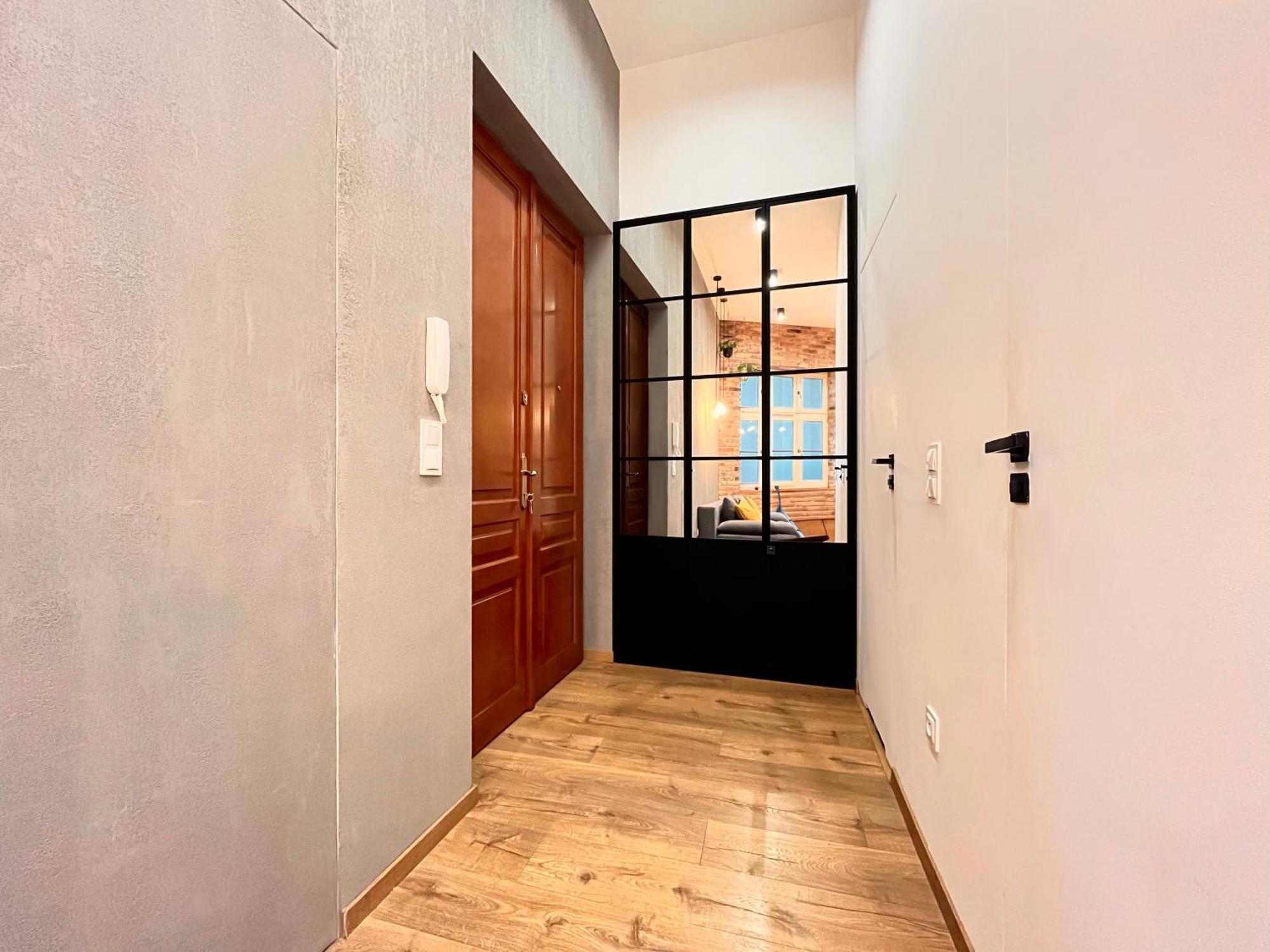 Large 75 M2 Apartment For 6 Guests Next To Wawel Castle クラクフ エクステリア 写真